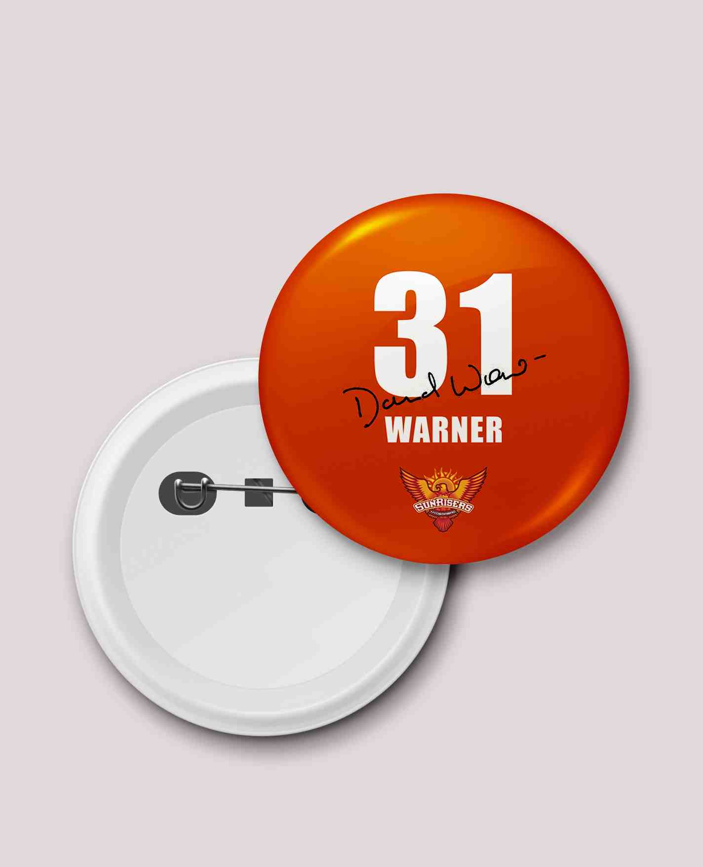 WARNER 31 BUTTON BADGE